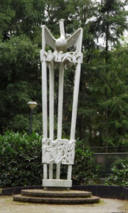 Joe Mann monument in het wit 
