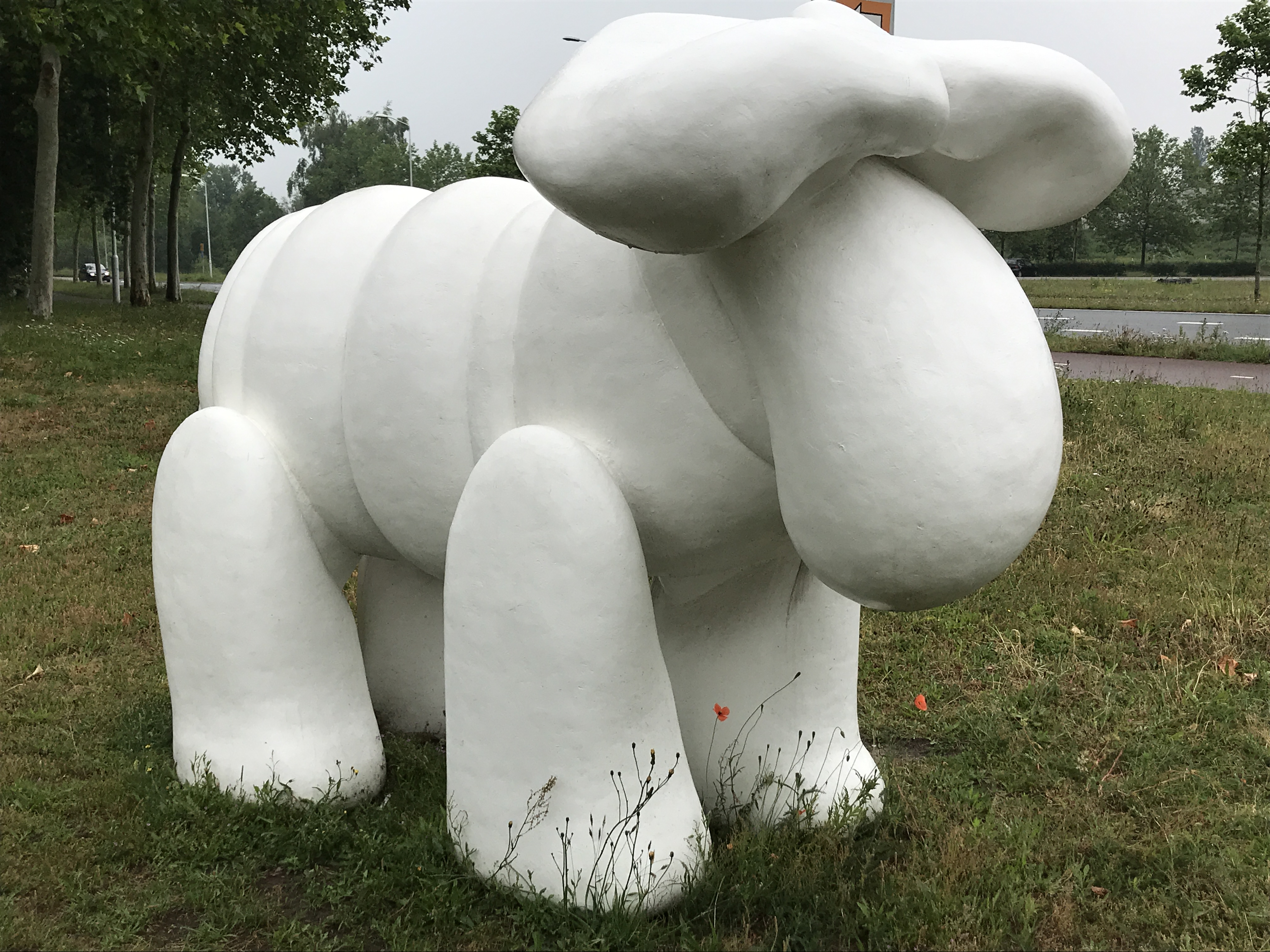 Groot nieuw wit beest kunstwerk