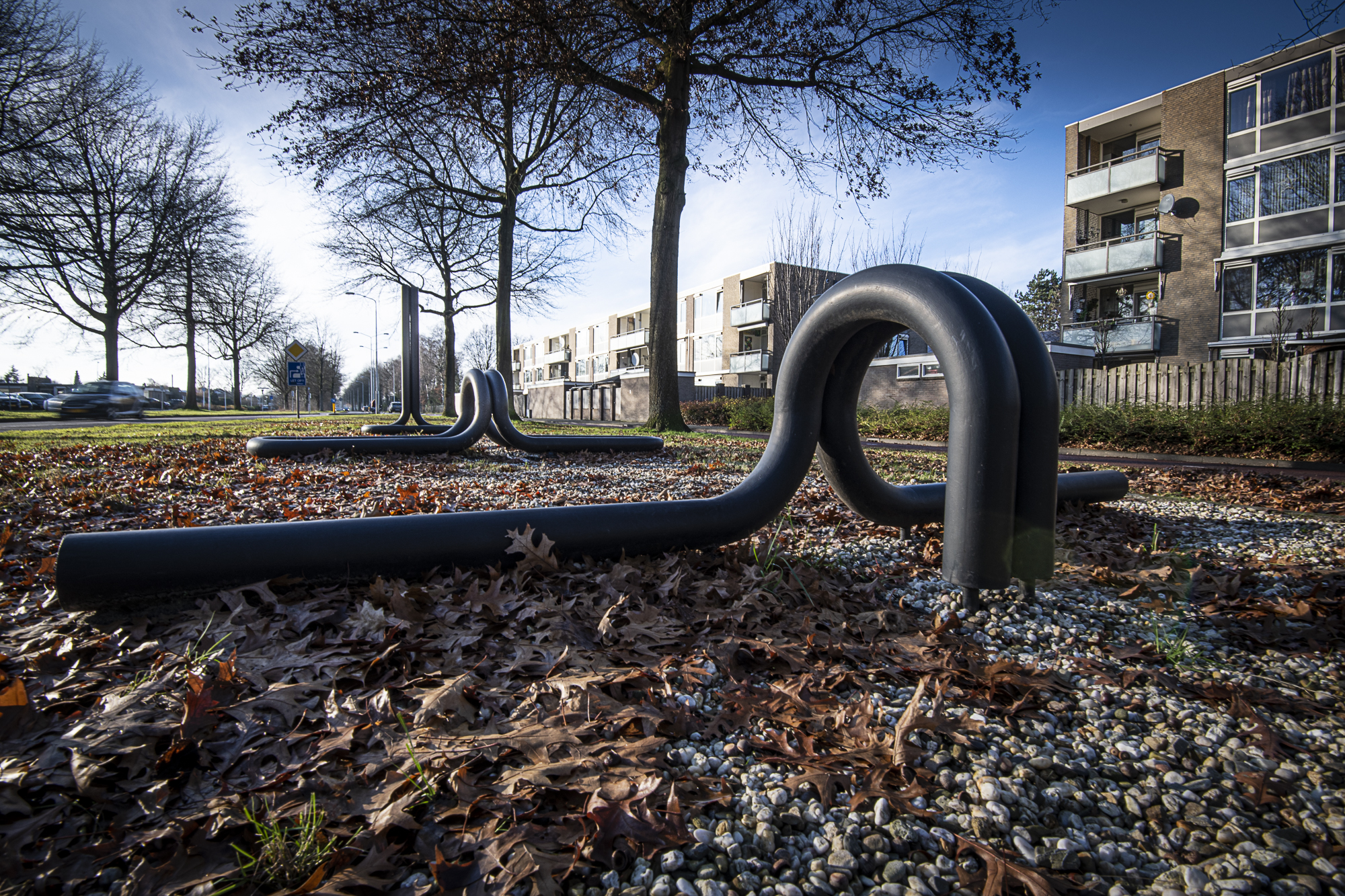 Kunstwerk Relatie 1, 2 en 3 met ronde vormen in zwart